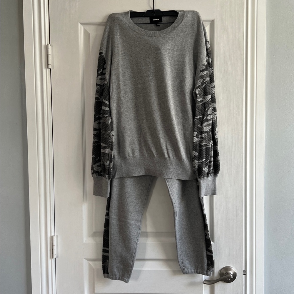 Monrow Light Gray/Camo sweater/jogger set
Cashmere/cotton w/ pockets